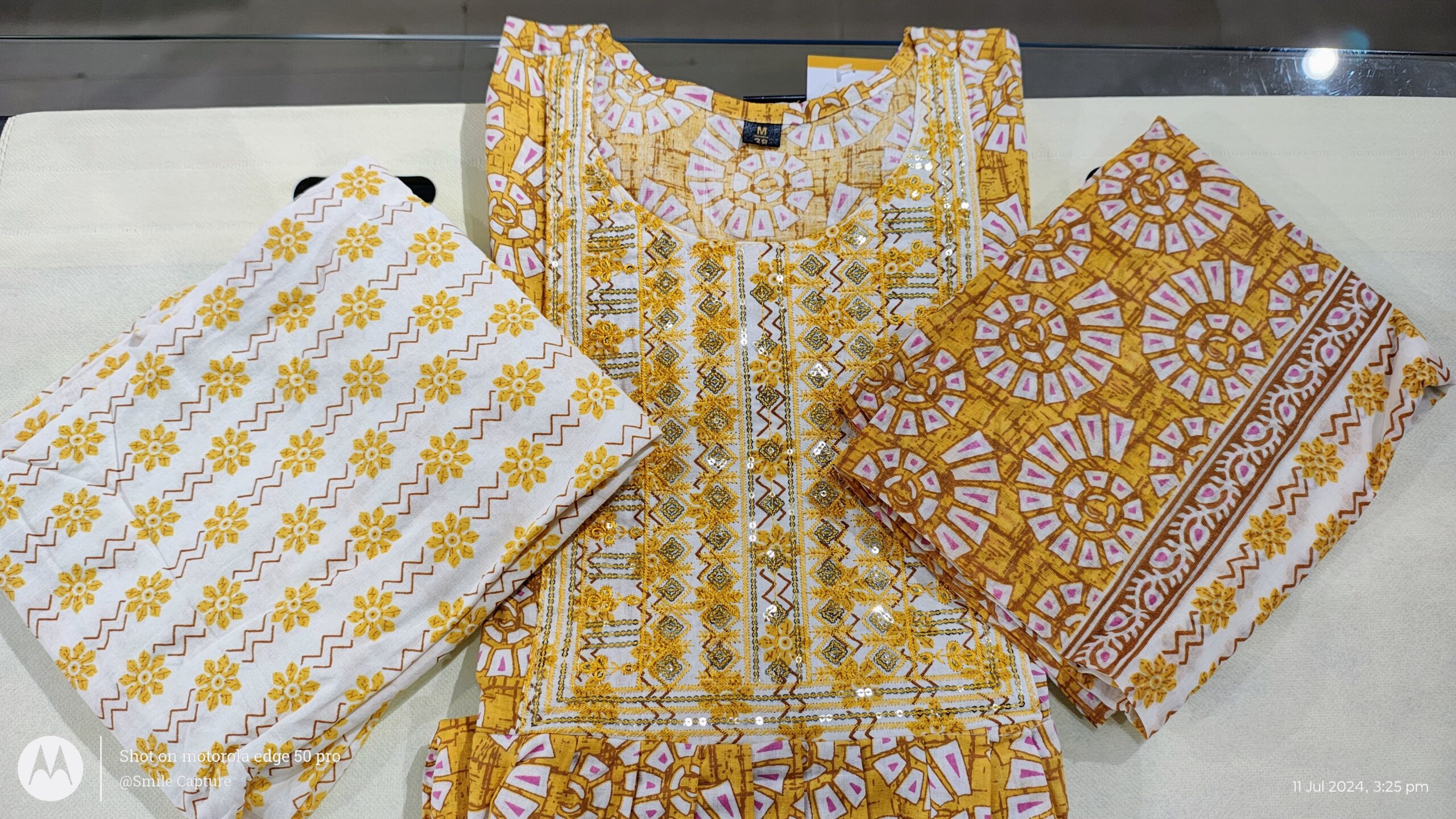 yellow-oreo-kurtha-set